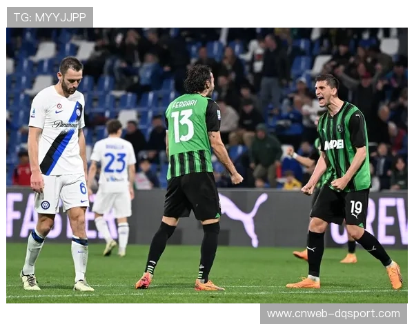 绝平球进网瞬间,拉齐奥教练组从沮丧到狂喜 绝平球进网瞬间,拉齐奥教练组从沮丧到狂喜